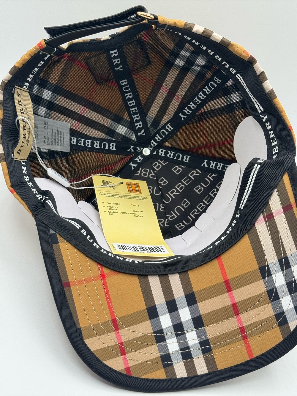 Burberry Cap - Picture 6 of 6